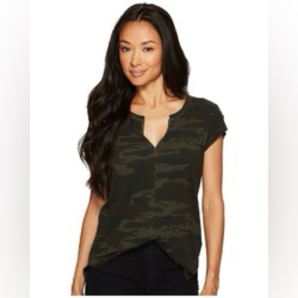 Sanctuary size small green camo T-shirt with army patch